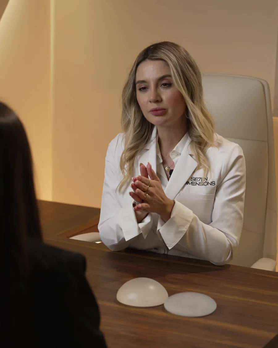 Dr. Nycole Echeverry in consultation at 7DMC Jumeirah